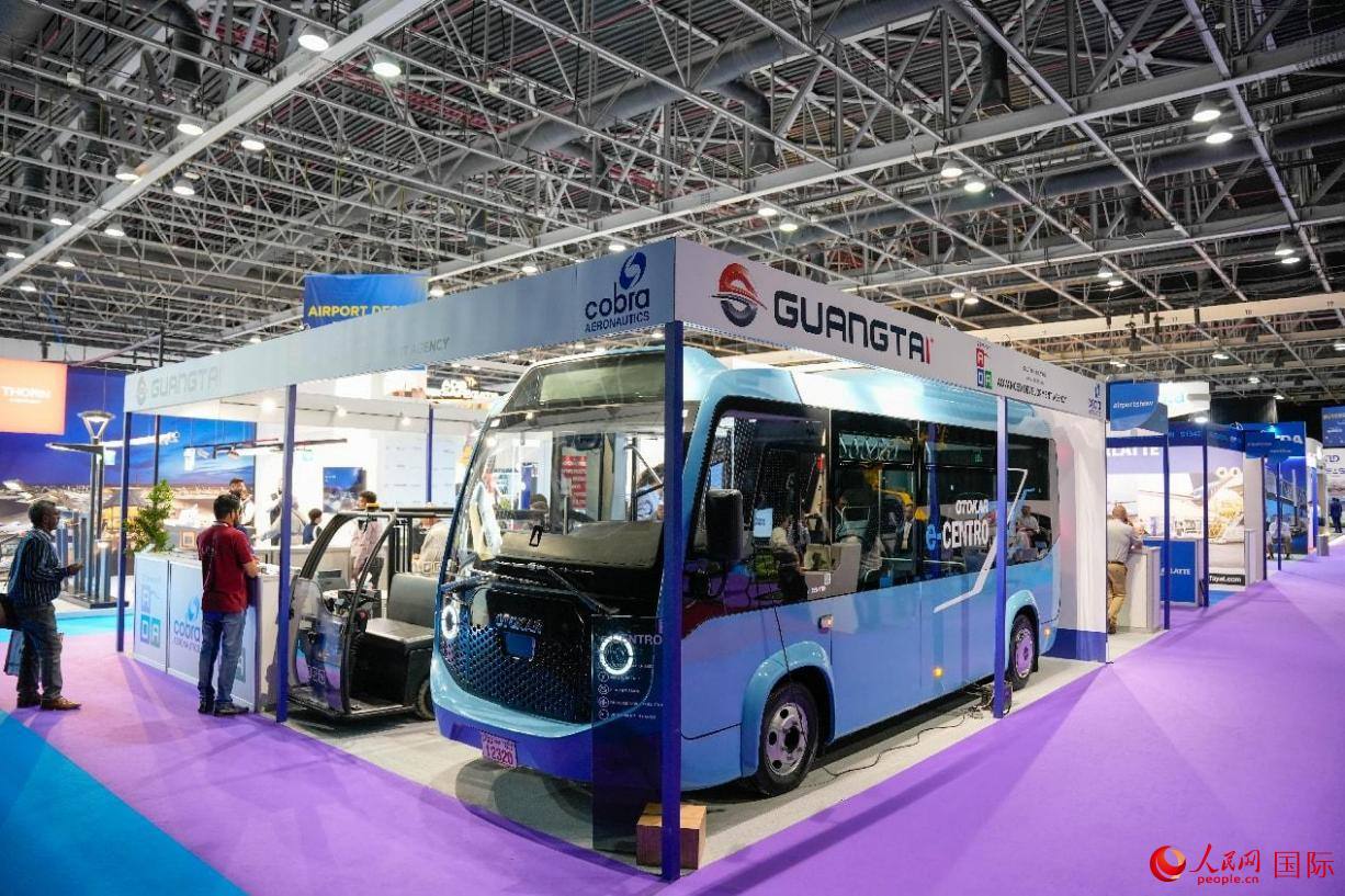 展會展示的電動大巴車。人民網(wǎng)塔里克·易卜拉欣攝