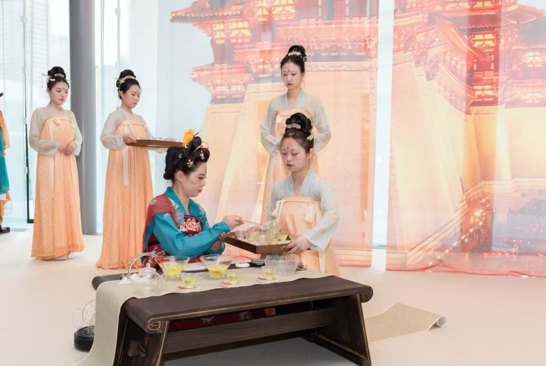 牡丹迎賓茶。中國(guó)駐大阪旅游辦事處供圖