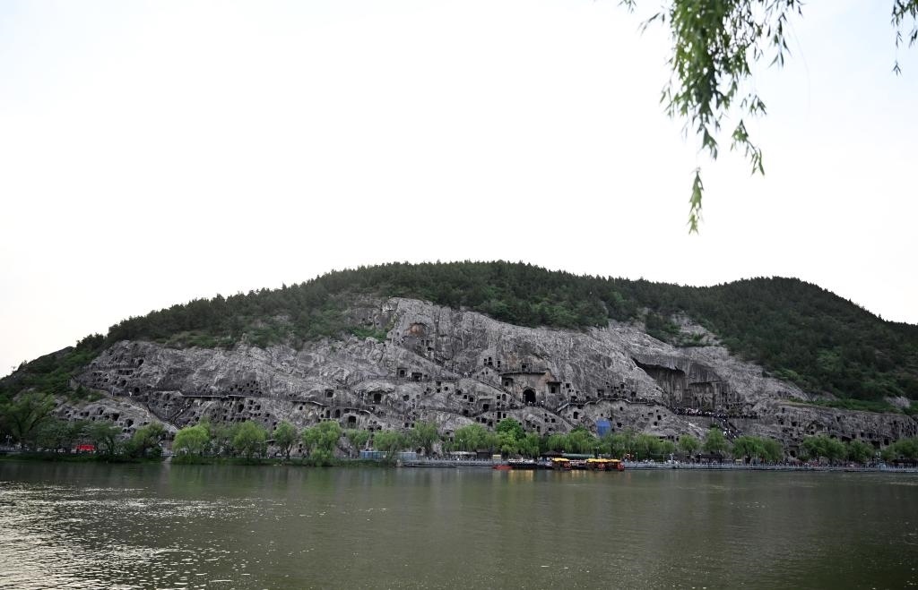 這是近日拍攝的洛陽龍門石窟。新華社記者 李嘉南 攝