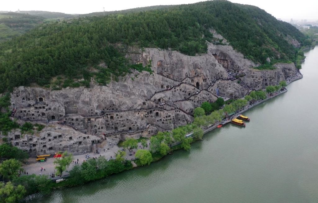 這是近日拍攝的洛陽龍門石窟（無人機照片）。新華社記者 李嘉南 攝