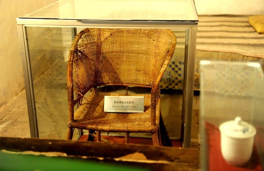 這是在河南省蘭考縣焦裕祿同志紀念館內(nèi)拍攝的焦裕祿曾用過的藤椅（2014年5月5日攝）。新華社記者 朱祥 攝