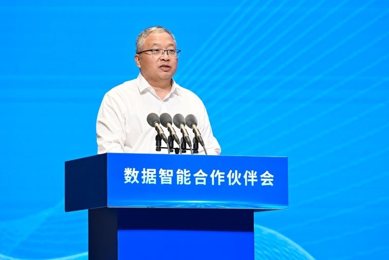 圖為豫資控股集團黨委書記、董事長秦建斌。