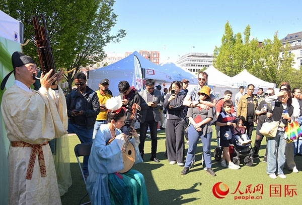 明月民樂(lè)工坊展示。人民網(wǎng)記者 殷淼攝