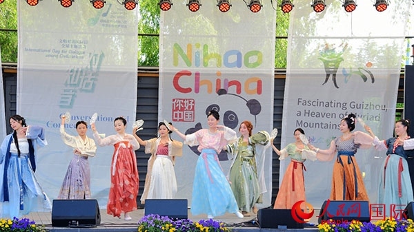 舞蹈《寄明月》。人民網(wǎng)記者 殷淼