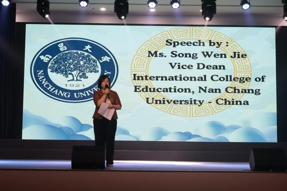 宋文杰致辭。哈山努丁大學(xué)孔子學(xué)院供圖