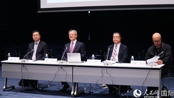 與會(huì)專家熱切交流。人民網(wǎng) 蔣曉辰攝