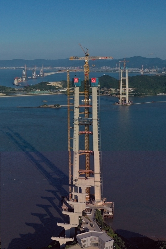 浙江:雙嶼門特大橋東主塔順利封頂(3)XxjpsgC000172_20250906_PEPFN0A001_副本.jpg
